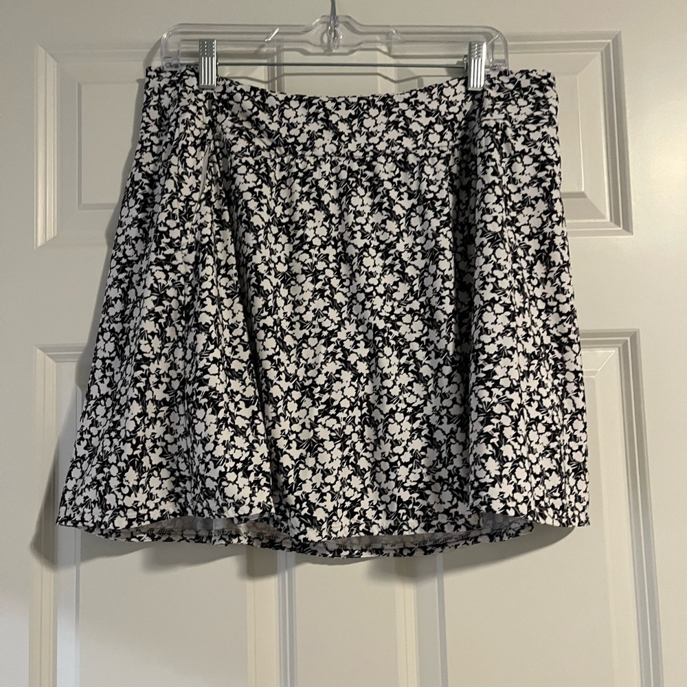Adidas Black and White golf or tennis Skort